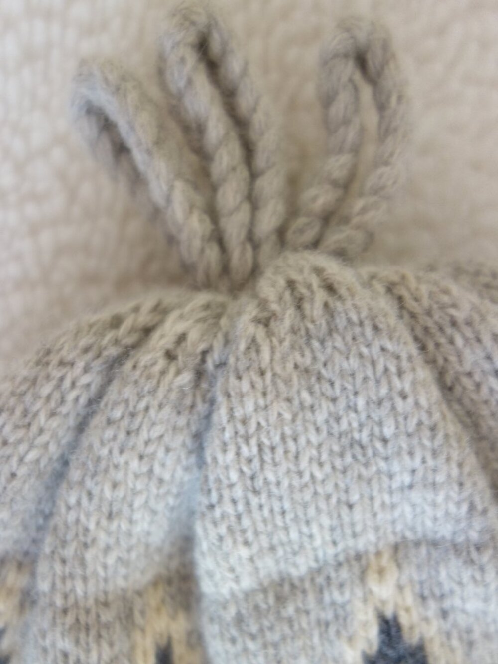 PATAGONIA Winter Wool Blend Cream Fair Isle Beanie Hat w/ ear flaps - Picture 2 of 10